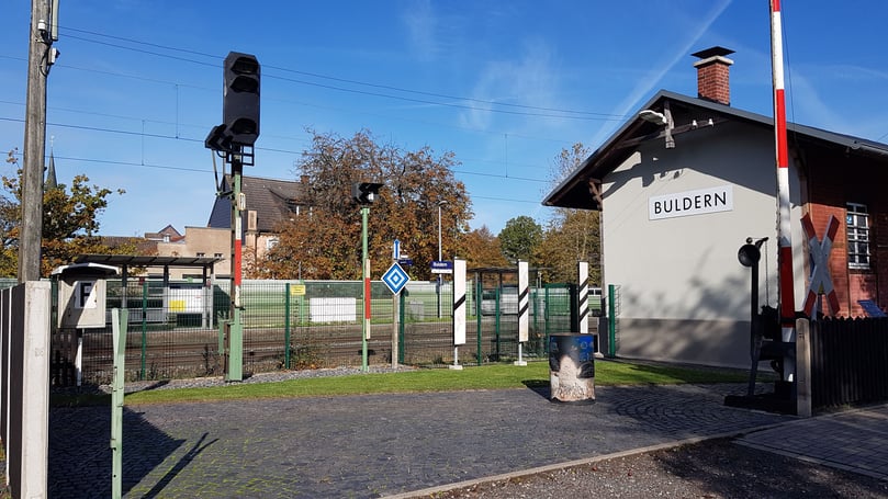 Mit viel Liebe zum Detail haben die Eisenbahnfreunde den Alten Bahnhof Buldern restauriert.