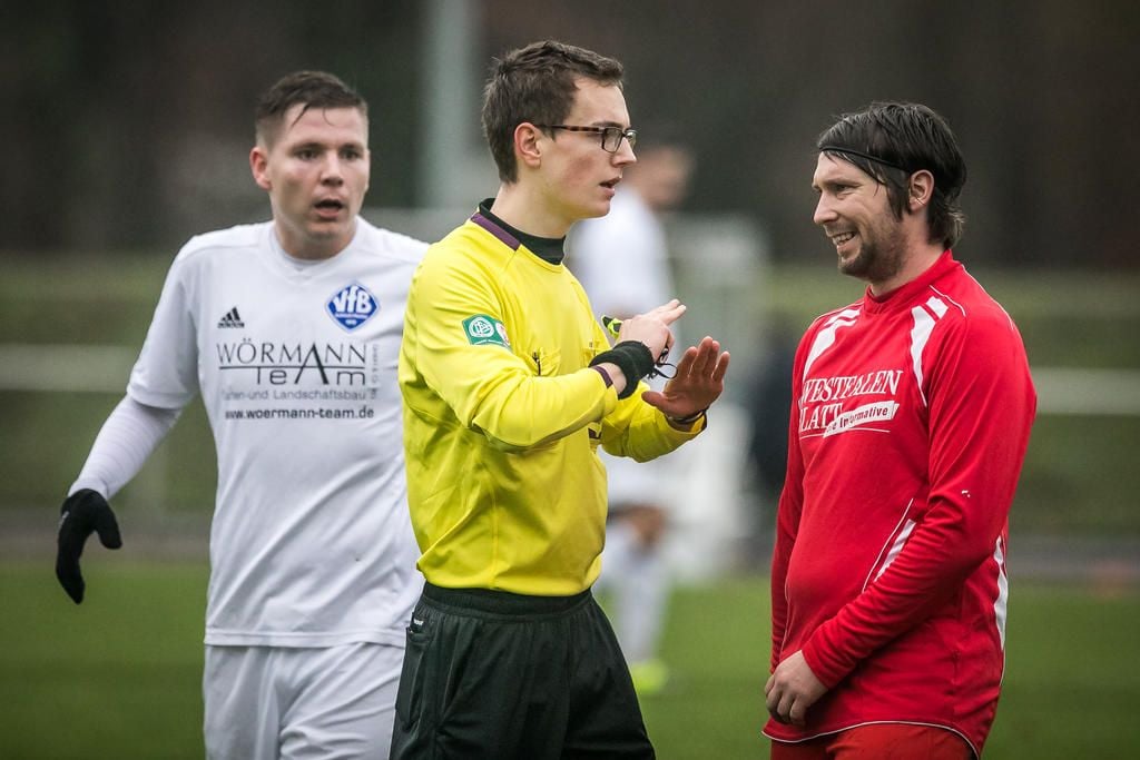 Spvg. Steinhagen Gewinnt Das Spitzenspiel Der Fußball-Bezirksliga