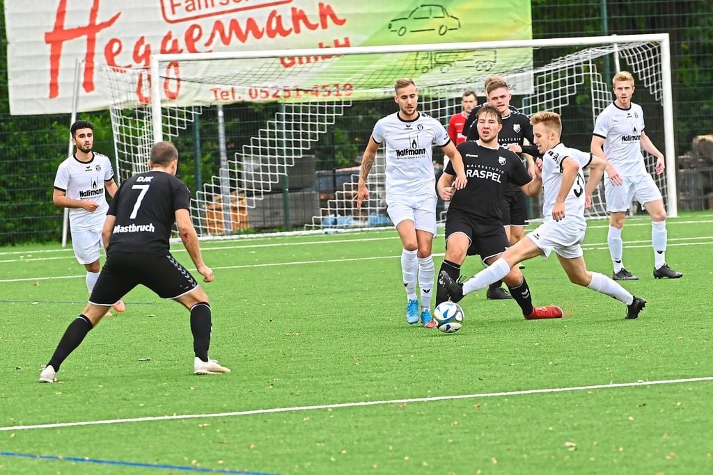 Fußball-Bezirksliga: Delbrücker SC II - DJK Mastbruch 3:3