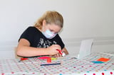 Am letzten Tag vor den Herbstferien noch ganz regulär im Unterricht sitzen, Mathe und Deutsch pauken? Für die Sechstklässler der Teamschule stand da gestern ein deutlich kreativeres Programm auf dem Stundenplan. Im Kulturbahnhof fand der mittlerweile schon etablierte „Kulturschnuppertag“ statt, bei dem die Schülerinnen und Schüler kleine Einblicke in verschiedene kulturelle Angebote bekamen.