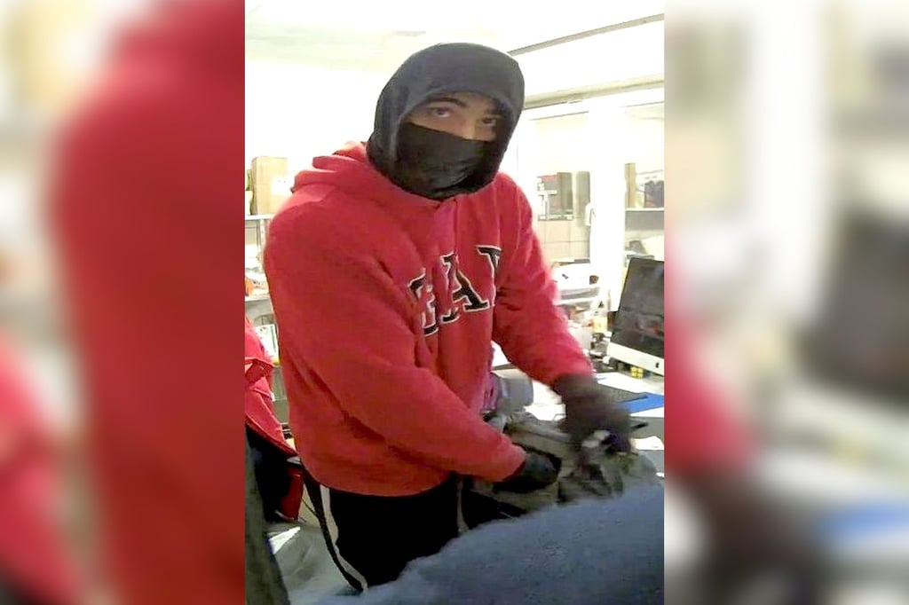 Polizei fahndet nach Tankstellenräuber