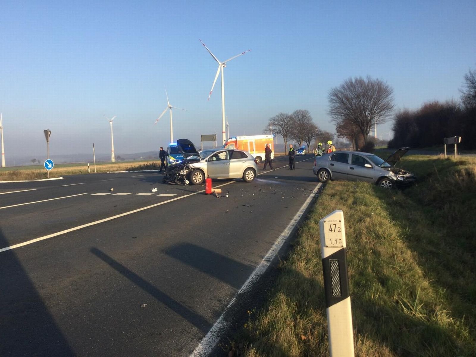 B64/Paderborn: Schwerer Unfall – 25-Jähriger Prallt Frontal Gegen Auto