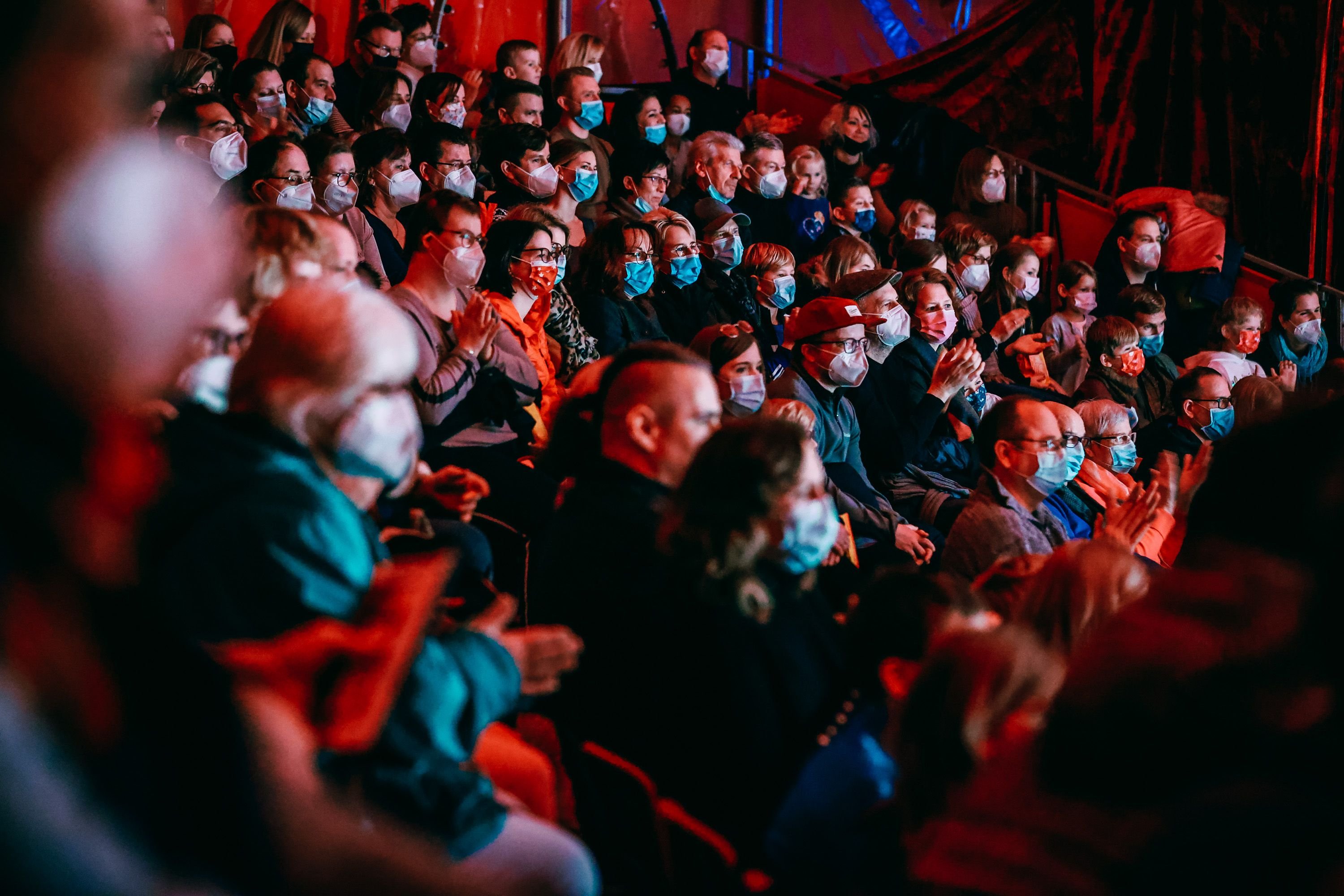 Paderborner Weihnachtszirkus Feiert Gelungene Premiere