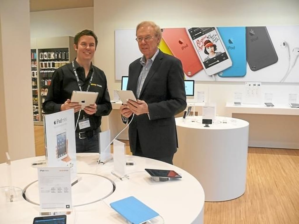 Bense eröffnet Geschäft und Systemhaus an einer Adresse
