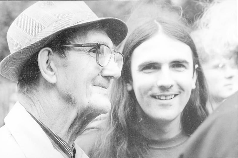 Paul Wulf (l.) und Bernd Drücke, dre später den Freundeskreis Paul Wulf mitgründete, in den 80er-Jahren