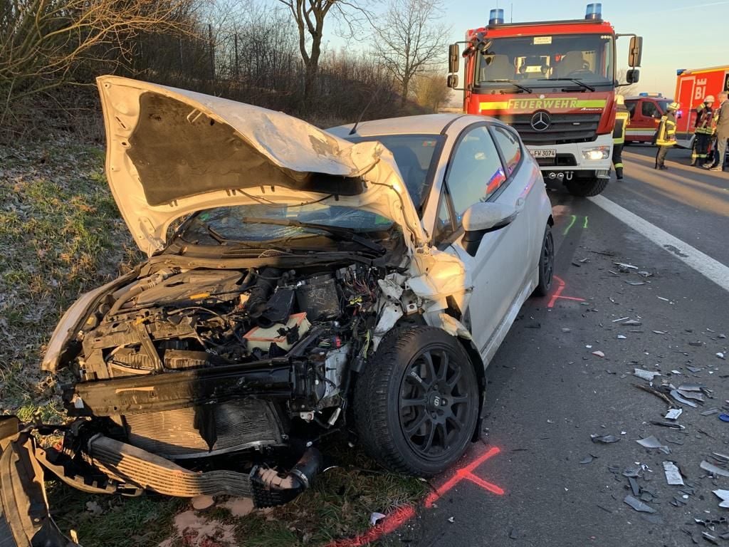 B66 Nach Unfall Voll Gesperrt