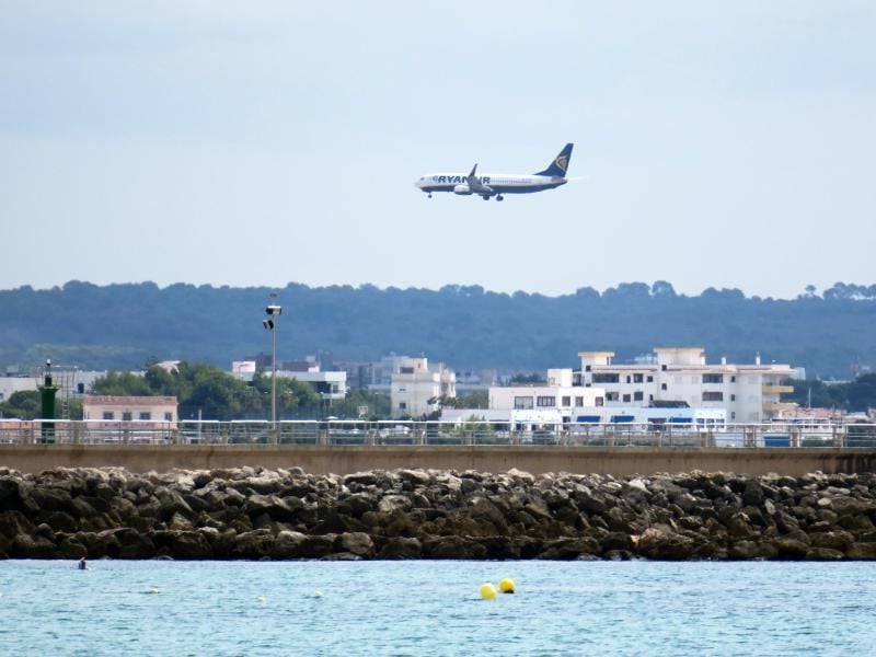 Was Bedeutet Die Lockerung Der Reisewarnung Für Urlauber?