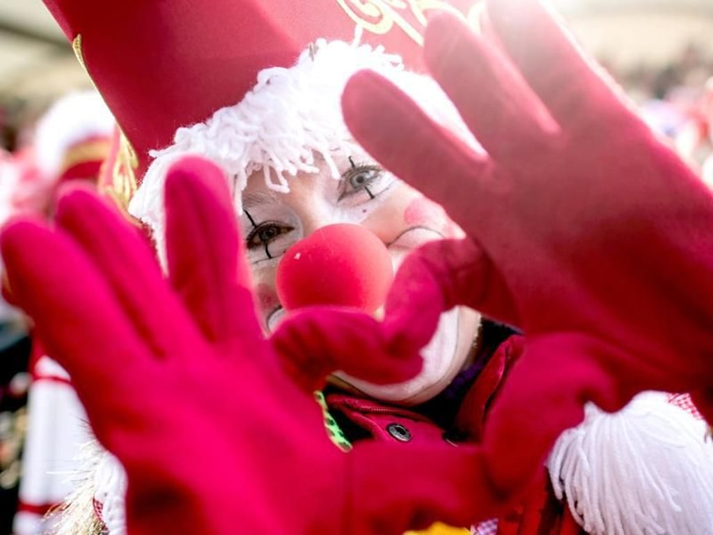 Die Viren feiern mit: Im Karneval können sich Krankheitserreger schnell verbreiten.