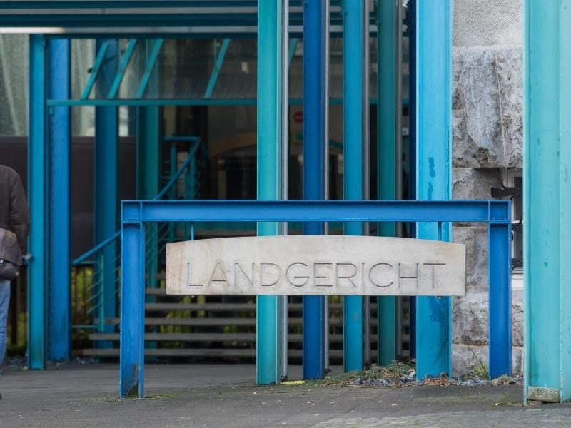 Prozess Nach Tod Durch Messerstiche: Anklage Geändert