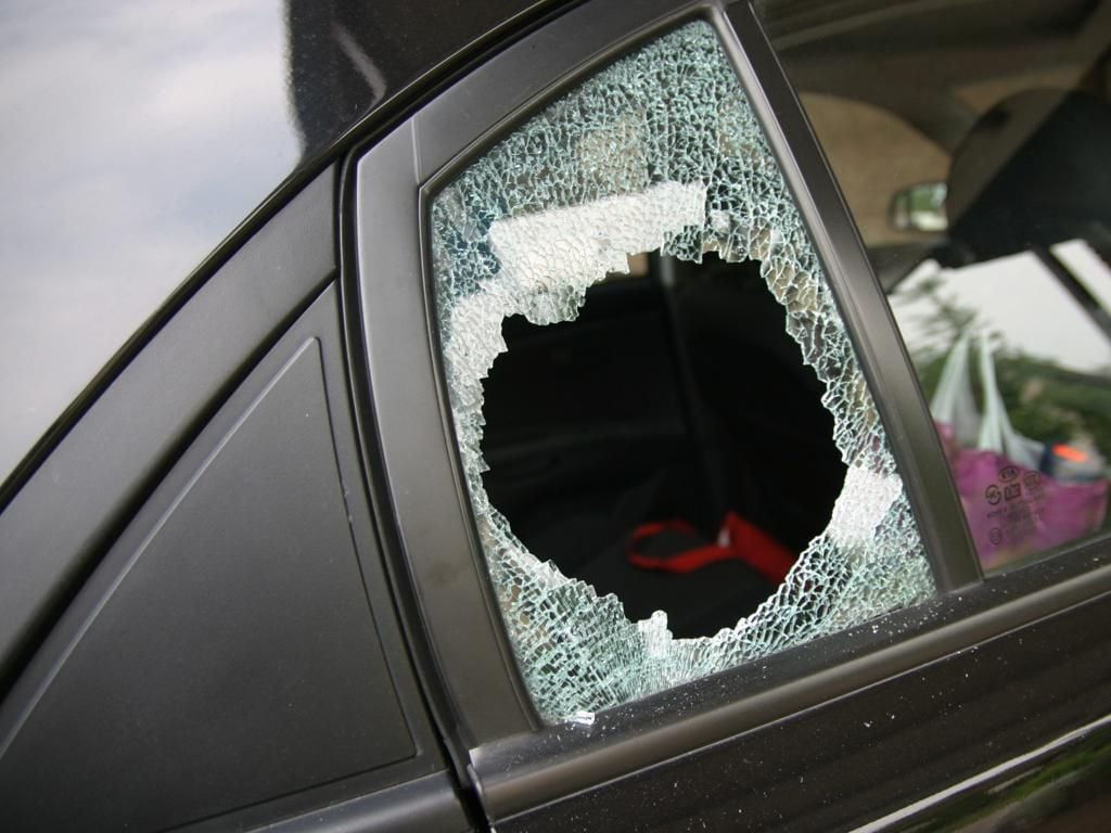 Acht Autos aufgebrochen