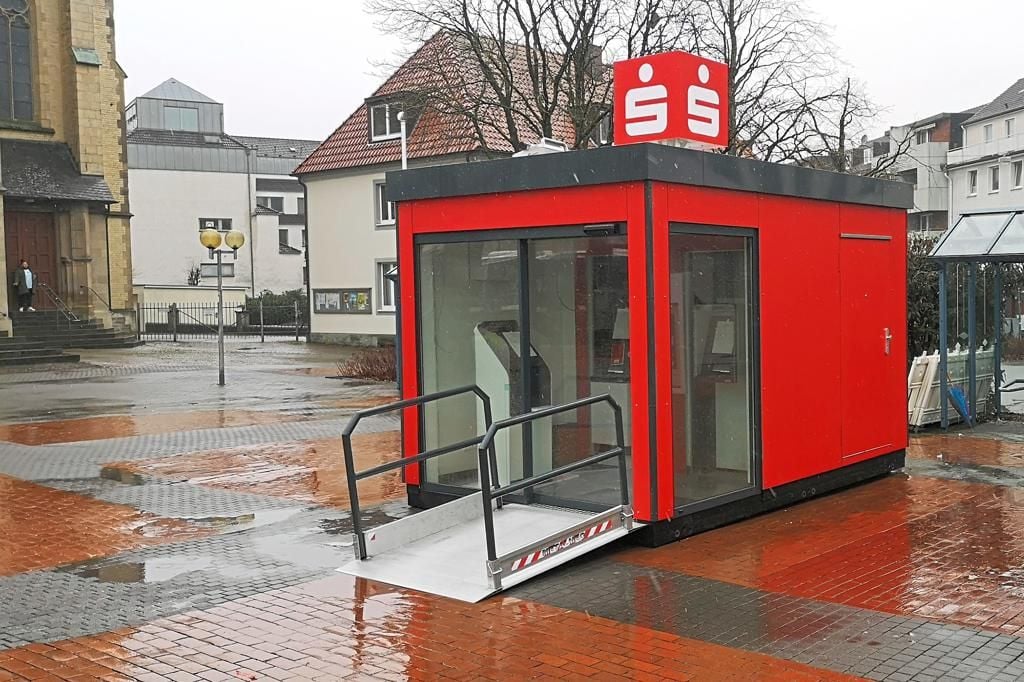 SB-Automaten Der Sparkasse Im Riemekeviertel Zerstört