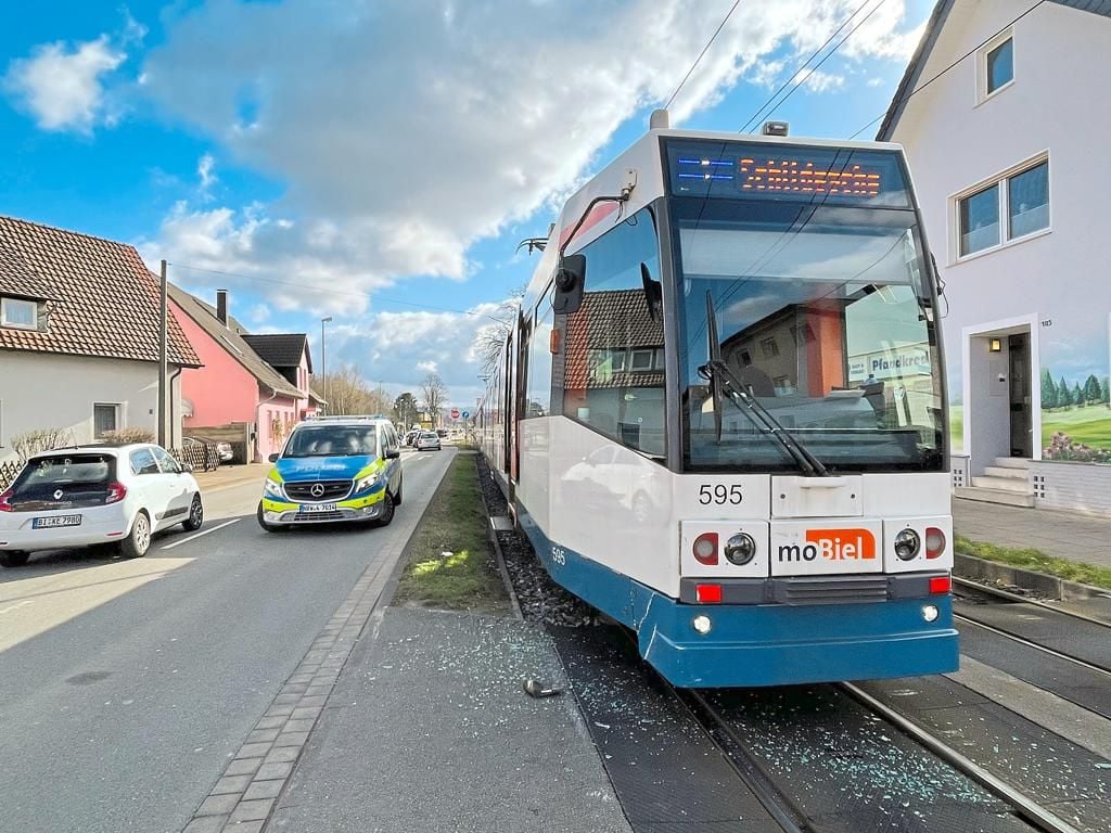 Stadtbahn Kollidiert Mit Pkw