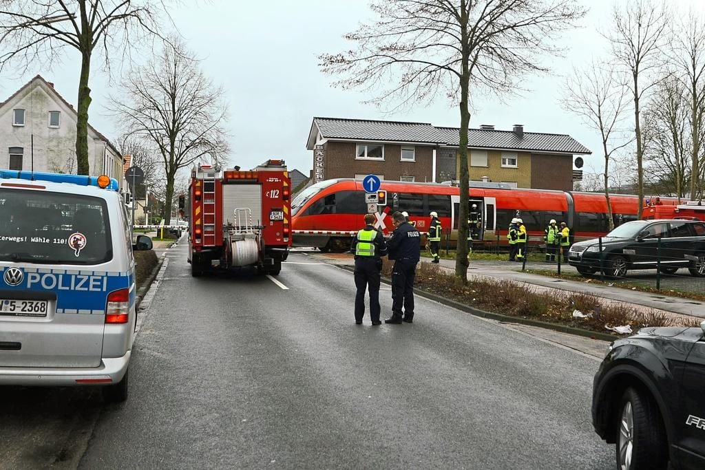 Mann Vom Zug Erfasst Und Schwer Verletzt