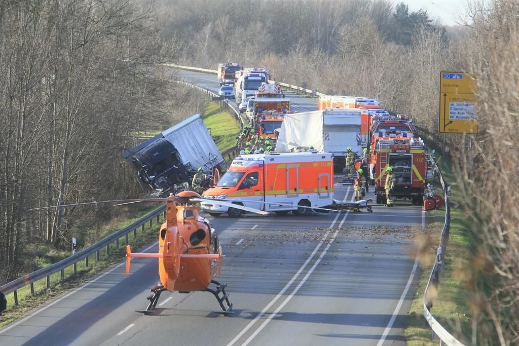 Zwei Tote Bei Unfall Auf Der B1