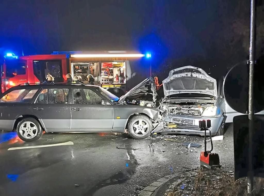 Kollision Auf Regennasser Straße