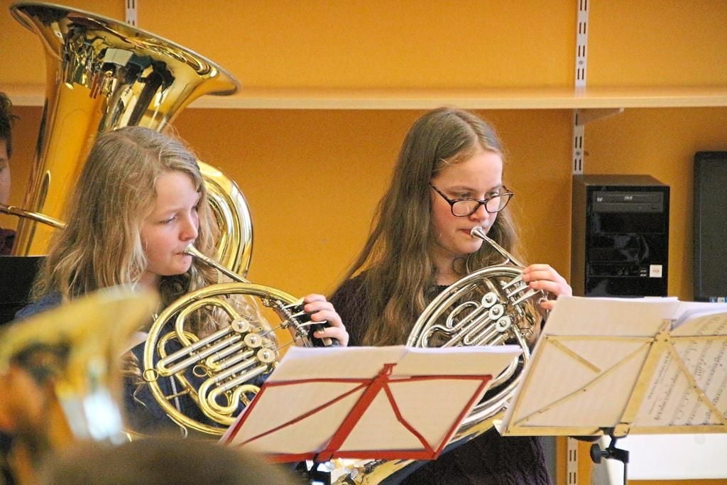 Musik liegt in der Luft Musik liegt in der Luft