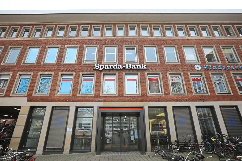 Sparda-Bank-Filiale am Bahnhof wird SB-Center
