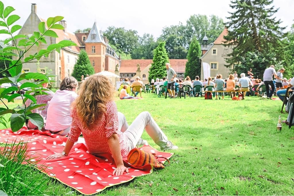 Buntes Programm mitten im Grünen