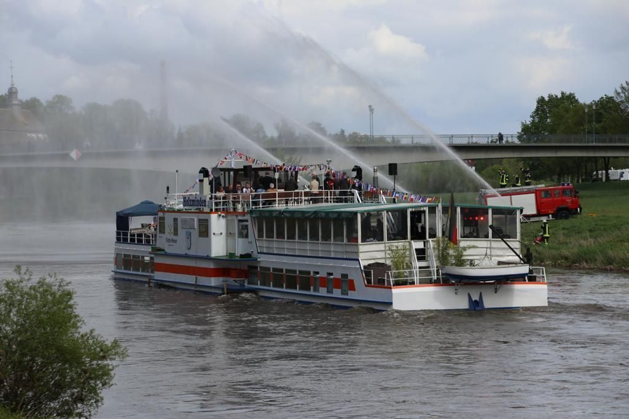 darf man auf der weser motorboot fahren