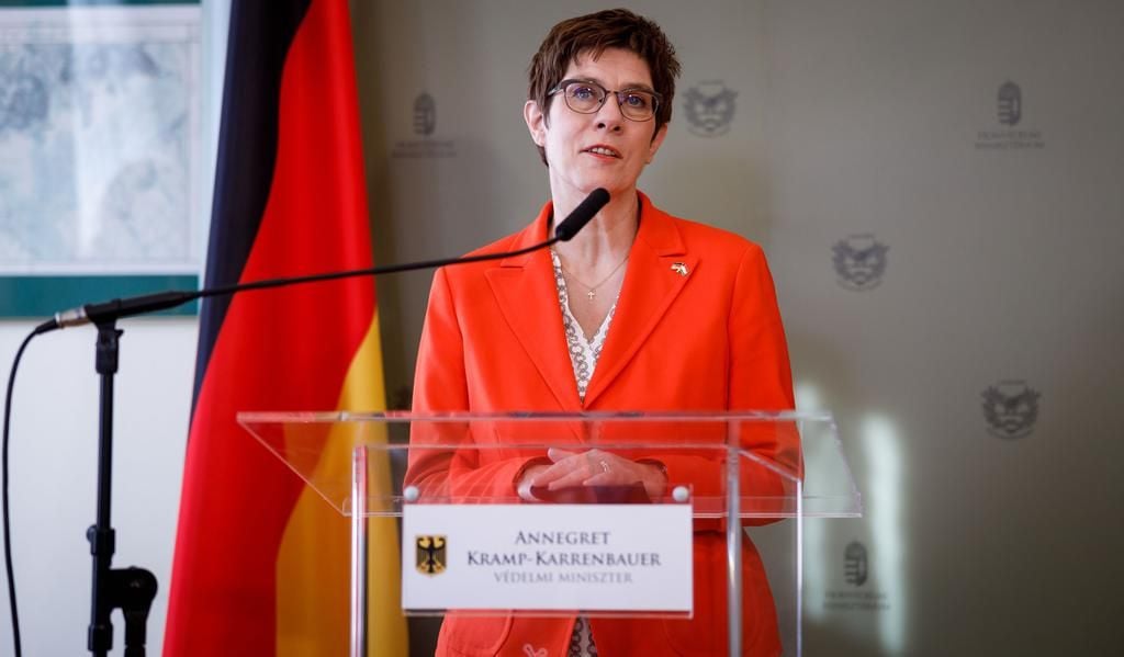 Annegret Kramp Karrenbauer sagt Auftritt in Harsewinkel ab