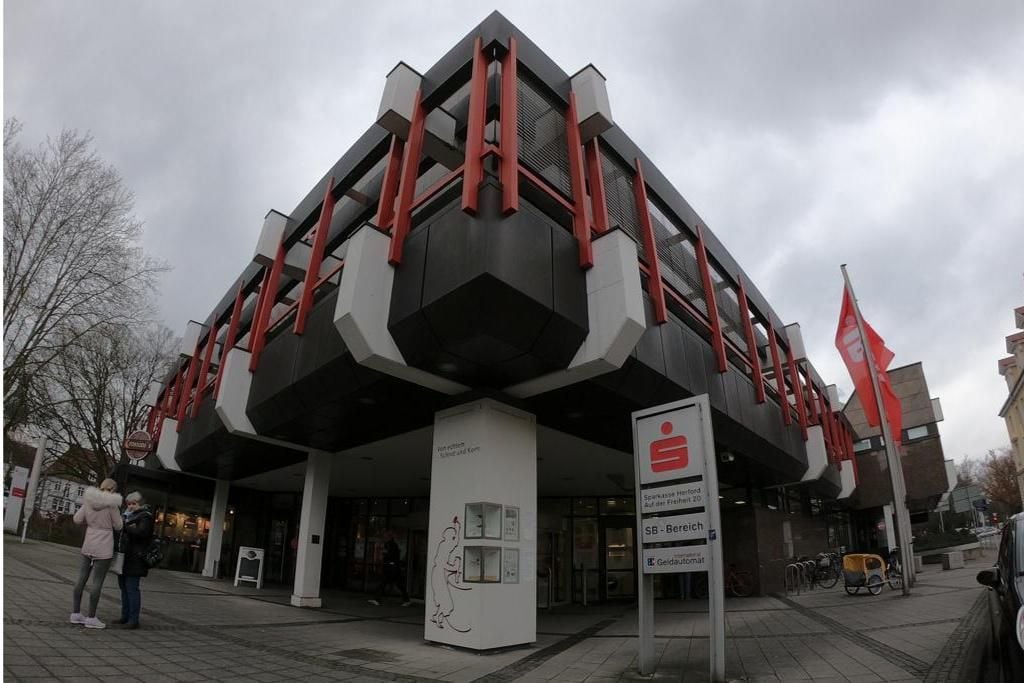 Sparkasse will Hauptstelle aufgeben