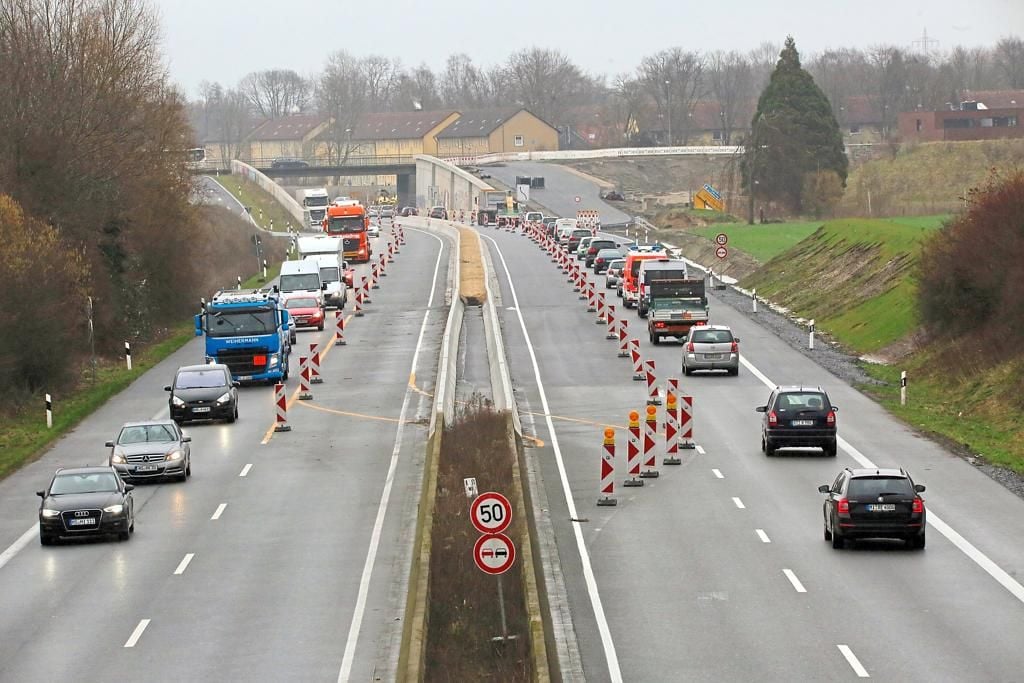 Auf Umgehungsstraße Ist Mit Behinderungen Zu Rechnen