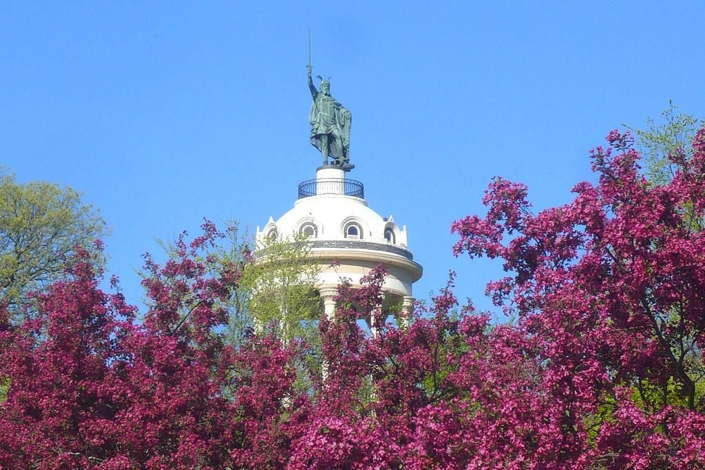 Wieso-steht-auch-in-den-USA-ein-Hermanns-Denkmal-