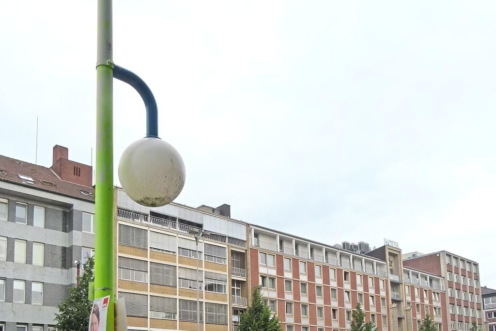 Tobias Rehbergers&nbsp;Stromkasten-Röhren am Hauptbahnhof.