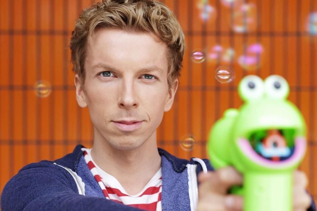 Aufgepasst Das Männchen kommt