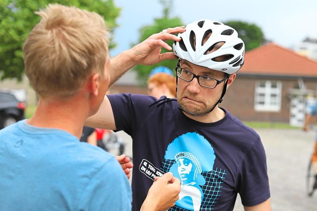 Affe auf dem Schleifstein