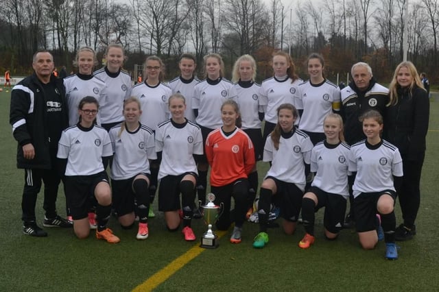 Zwei Pokale für den Delbrücker SC