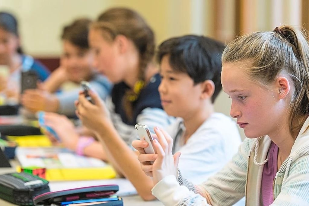 Debatte um Handys im Unterricht NRWLehrer für Verbot
