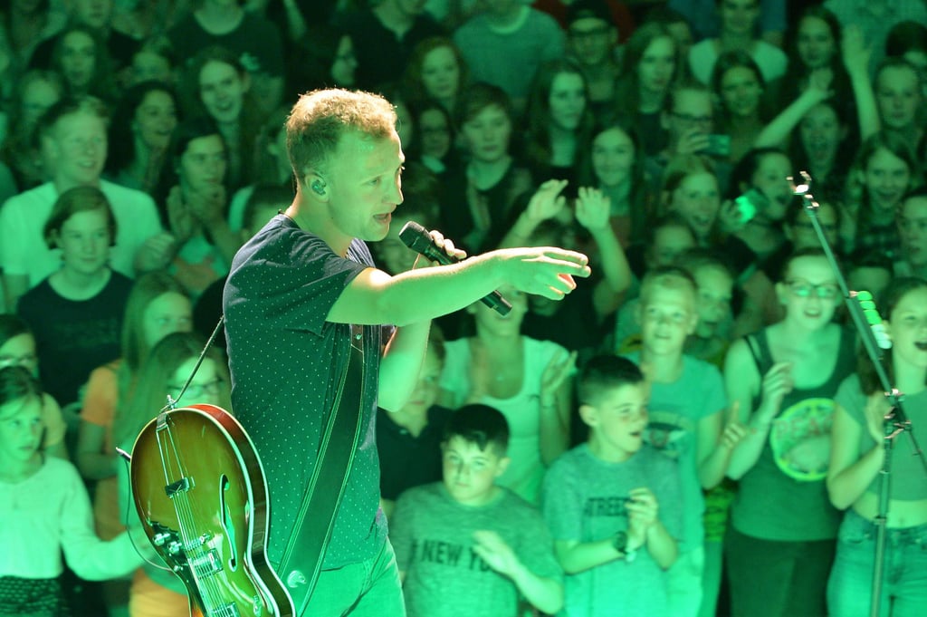 Joris gibt Konzert in seiner alten Schule