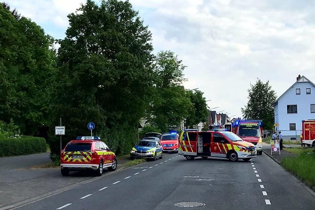 Vier Verletzte Rettungswagen Stößt Mit Pkw Zusammen 7125