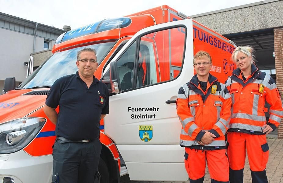 Rettungswagen Im Rückspiegel