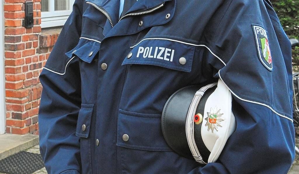 Falscher Polizist bestiehlt Rentnerin