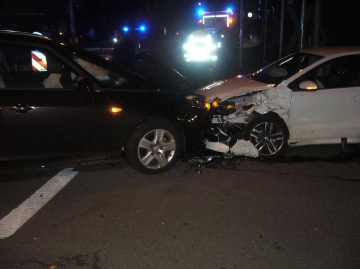 Schwerer Kreuzungsunfall Auf Der Warendorfer Straße