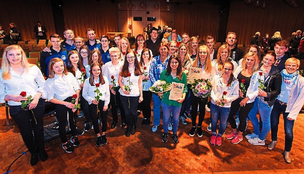voltigiermannschaft Die Schwimmer landen weit vorne