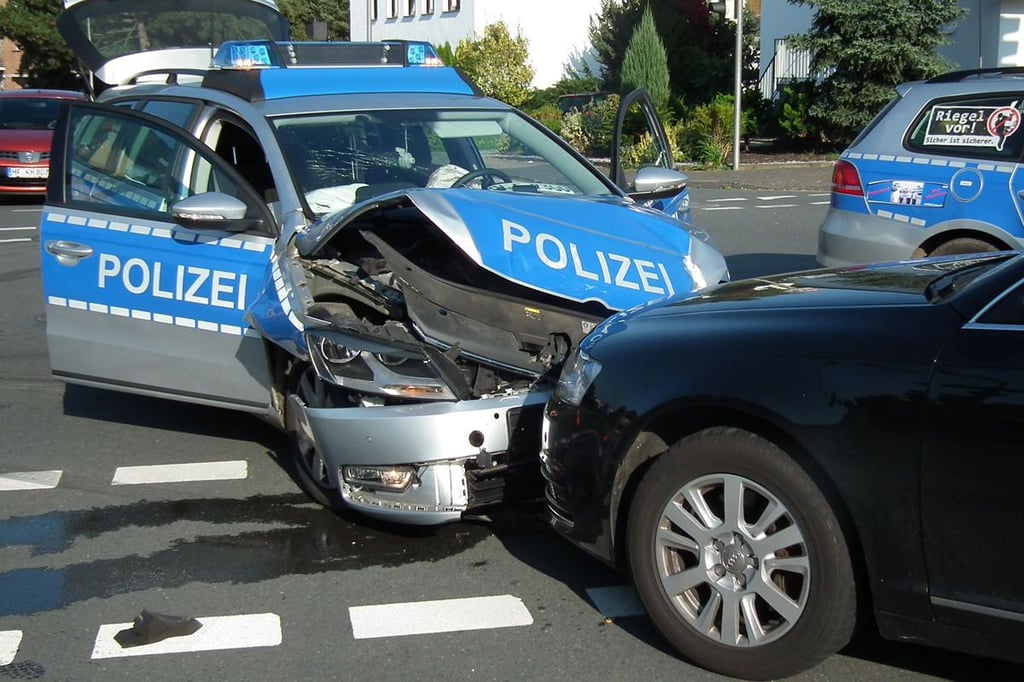 Unfall mit Polizeiauto