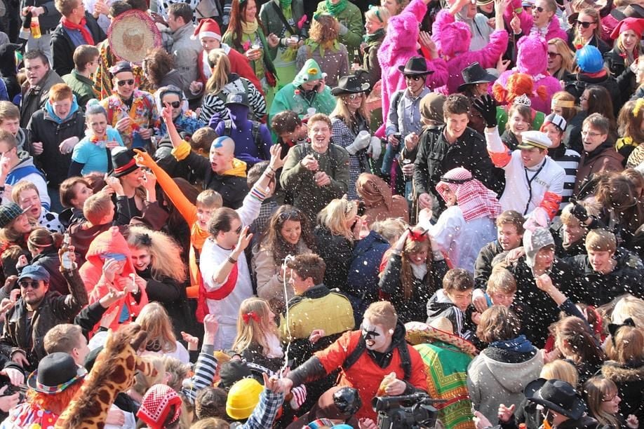 Rosenmontagszug Sorgt Für Umleitungen