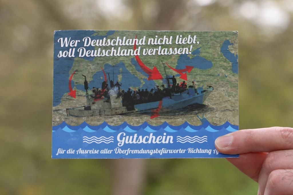 Wer Deutschland Nicht Liebt Soll Deutschland Verlassen Grünen-Politiker erhalten fremdenfeindliche Postkarten