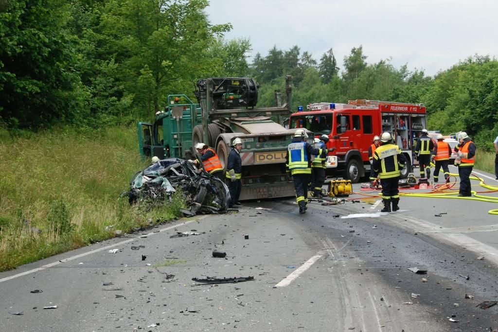 Tödlicher Unfall Auf Der B83