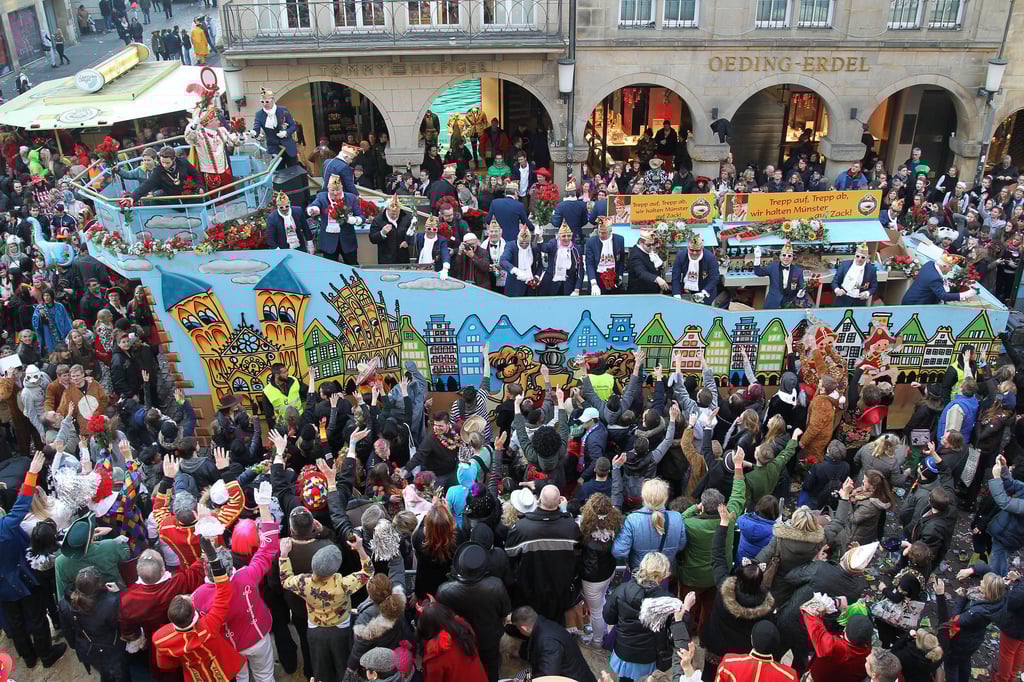 Fällt der Rosenmontagsumzug in Münster einem Sturm zum Opfer? Am Montag ist laut Prognose mit schweren Sturmböen zu rechnen.
