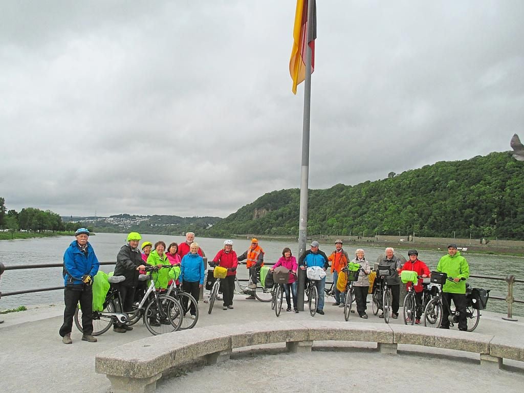 Mit Dem Auto Entlang Der Mosel Entlang der Mosel und dem Rhein