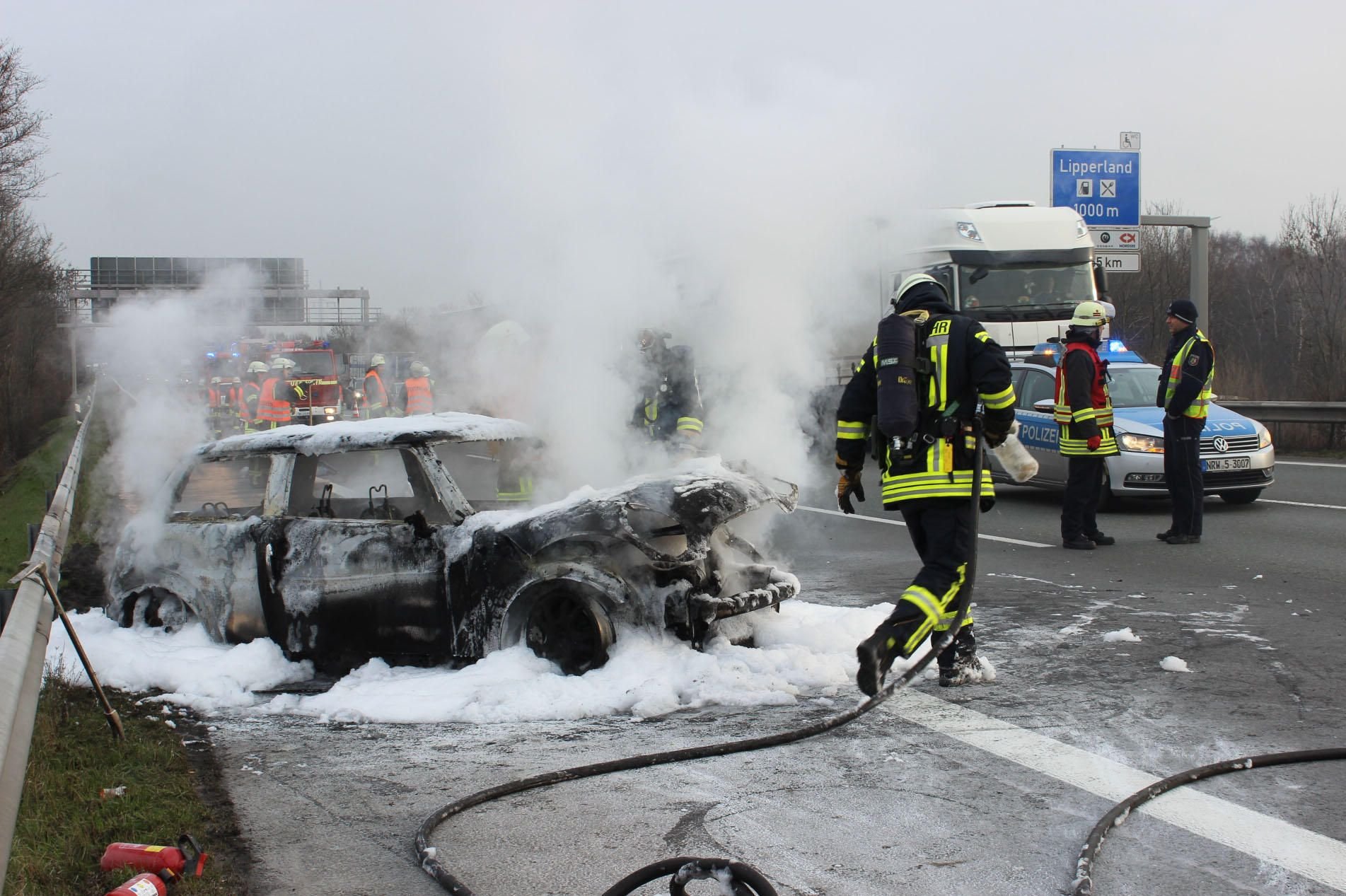 Auto Brennt Auf A 2 Aus