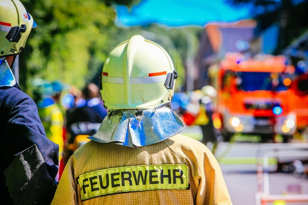 Familie Rettet Sich Aus Brennendem Haus