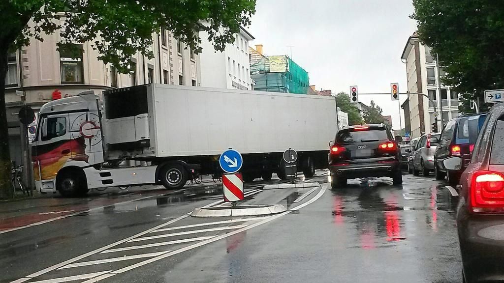 Teilchen & Beschleuniger Wolbecker Straße Münster Nach Unfall: Rückstaus auf der Wolbecker Straße