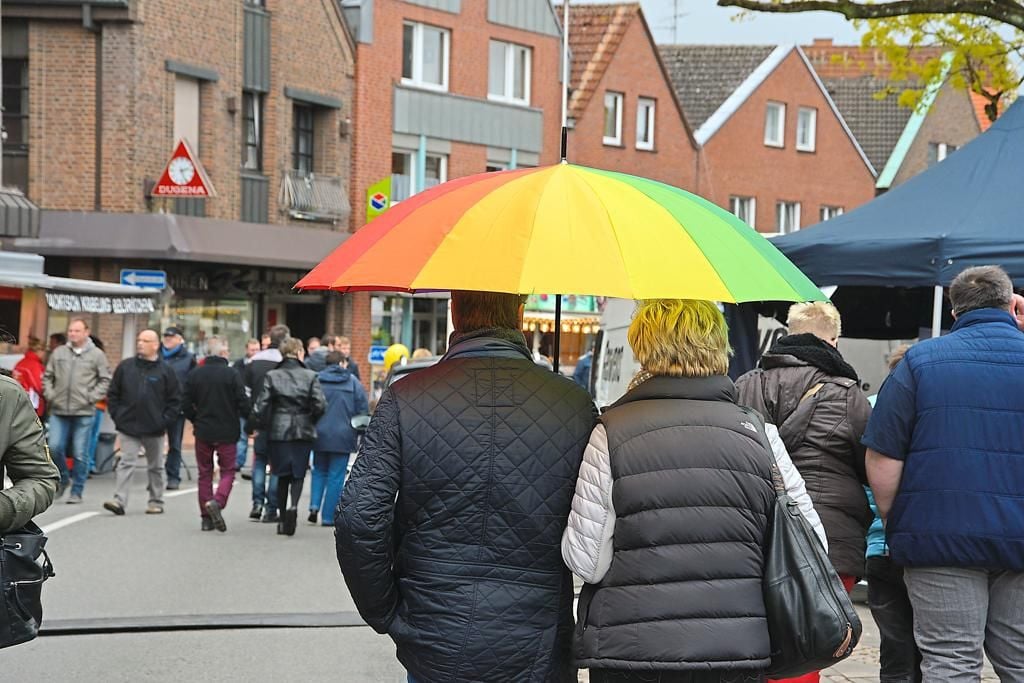 Aprilwetter Wird Zum „Straßenfeger“