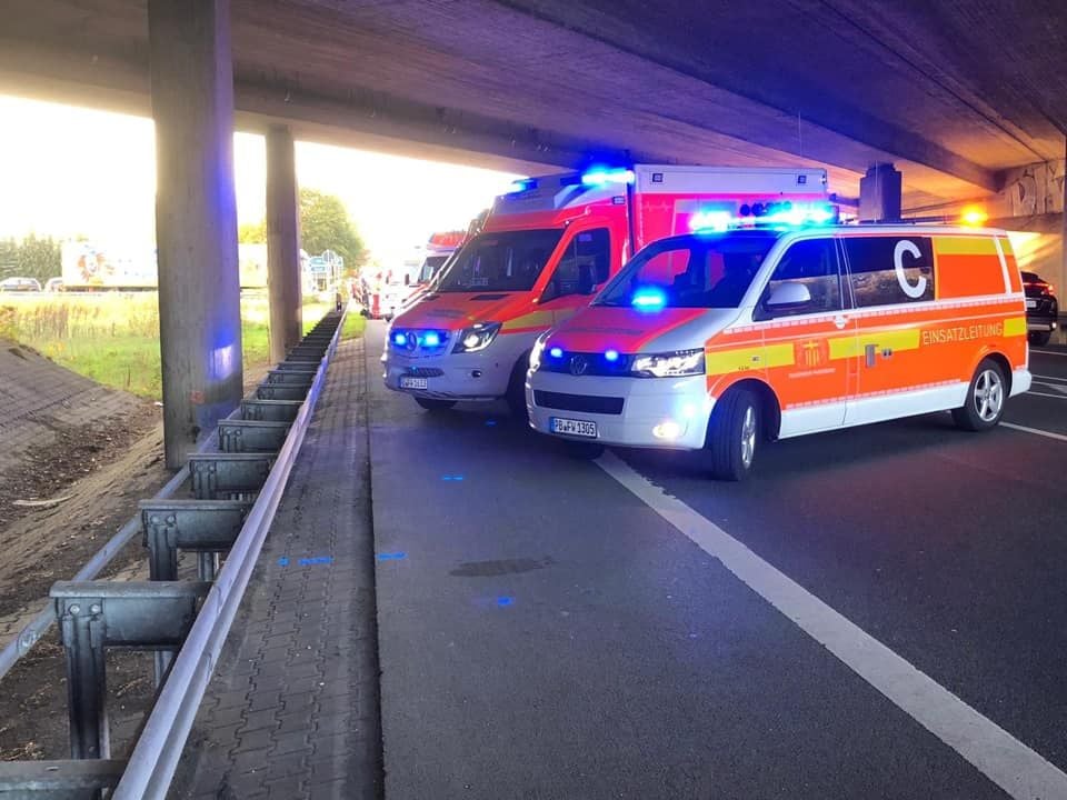 B64/Paderborn: Mit Kleinkindern im Wagen – Unfall mit vier Verletzten