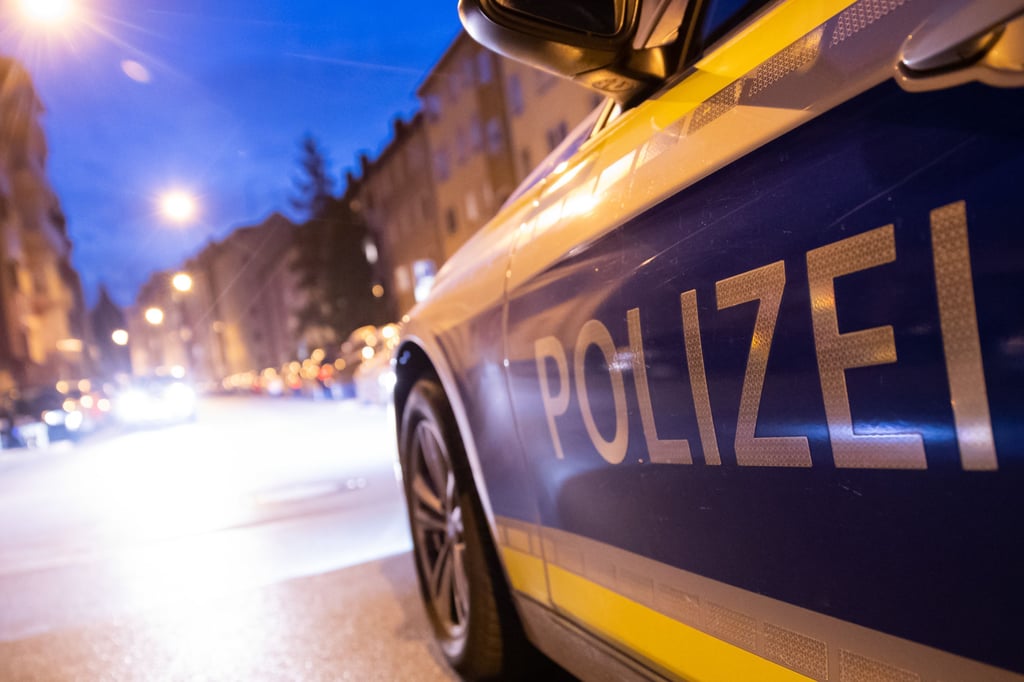 Münster Überfall Auf Einen 24 Jährigen Polizei Fahndet Nach Duo 